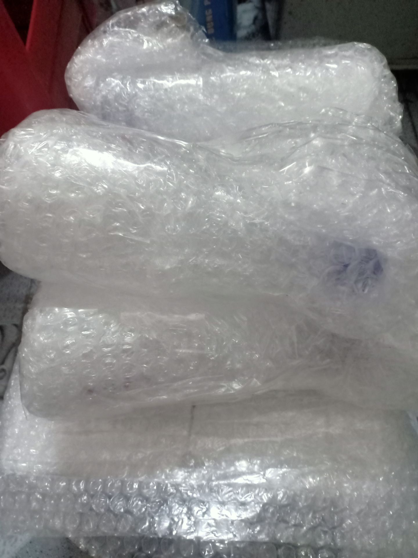 Bia ngon và thơm. Đóng gói cẩn thận và giao hàng nhanh. Lại thêm bộ quà tặng túi xách và bộ ly thật đẹp.