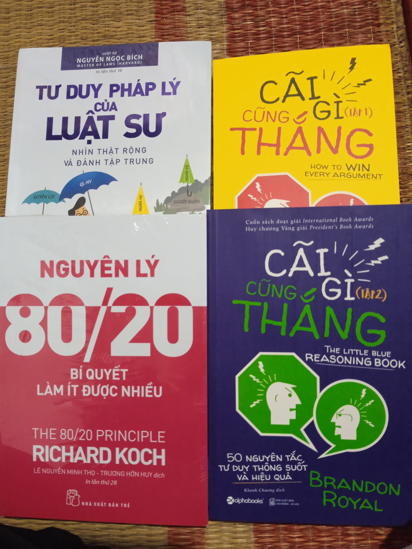 sản phẩm tốt giao nhanh, bọc hàng cẩn thận, dù trời mưa ướt hết bên ngoài nhưng sách k lm sao.