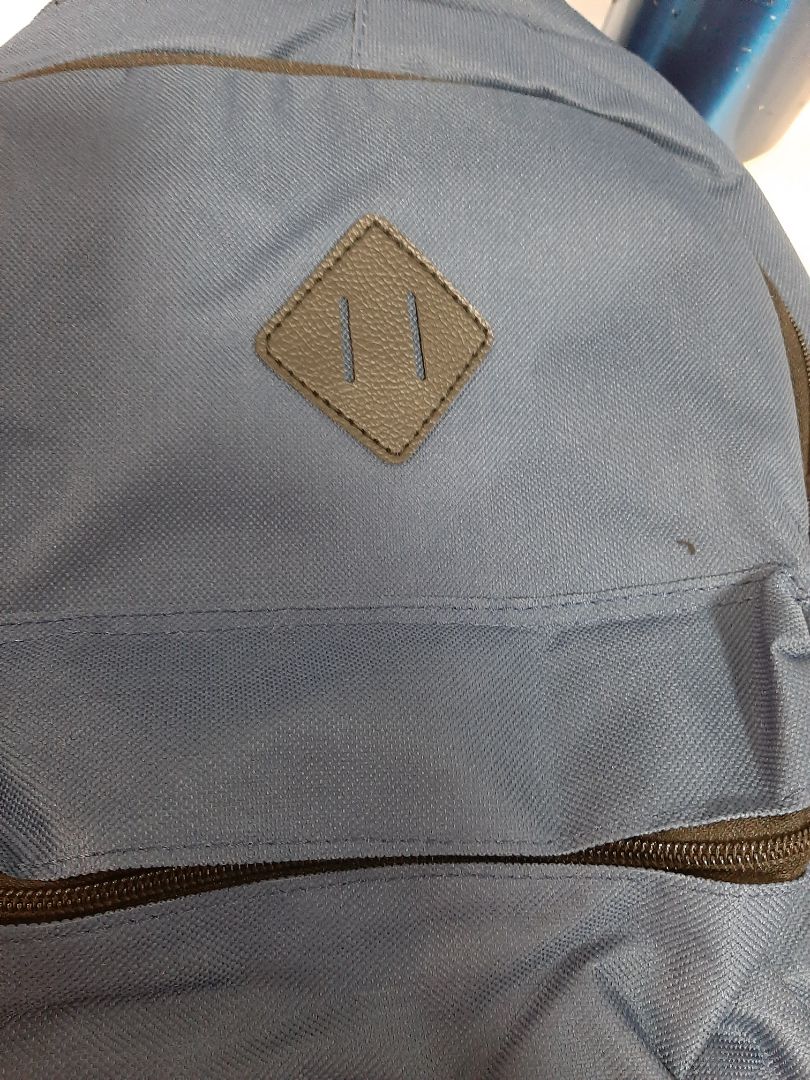 đt mình hơi cùi nên chụp màu hk được đẹp như màu ở ngoài những balo đẹp lắm nha mọi người.  balo rộng lắm còn có nhìu ngăn nữa.??? cho shop 5⭐ lun.