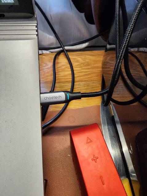 Sạc nhanh khá to nhưng xài tạm ổn thương hiệu chưa nổi tiếng lắm