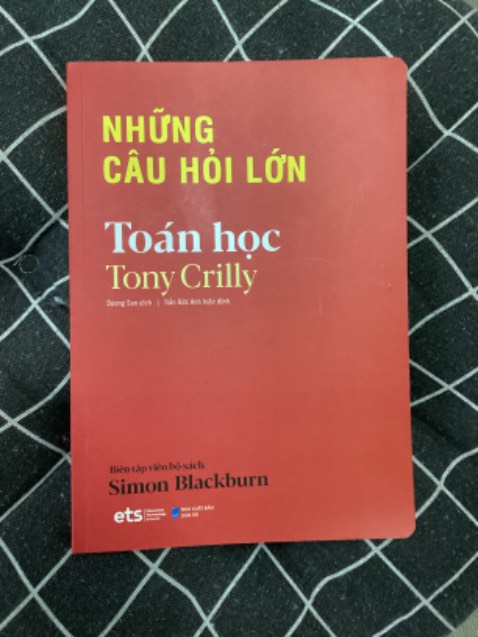 *   Học toán để làm gì? Haha. Khá nhièu người cho là như vậy.
   Toán học, theo góc nhìn của triết học, chính là một ngôn ngữ của khoa học. Hai nhà toán học ở hai nước khác nhau có thể không chung ngôn ngữ, nhưng có thể hiểu nhau ở ngôn ngữ chung toán học mà không cần phiên dịch.
   Những ký hiệu cà các con số, kết hợp với nhau, thành một dạng ngôn ngữ tuyệt vời, giống như các chữ cái đơn lẻ kết hợp thành từ và câu.
   Hồi xưa cũng đam mê toán học dữ lắm, có thể ngồi 12-18 tiếng liên tục ko ăn mà giải toán. Có những lúc say mê đến độ cả đêm giải hơn trăm bài. Nhưng vì đầu óc còn hạn chế, nên ko theo đuổi nỗi, đến giờ là … đam mê dữ chưa =)))).
   Toán học, đẹp! Toán học bao la, và kỳ diệu không kém thiên nhiên kỳ bí.
