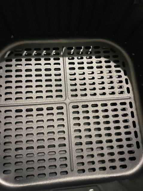 TIKI giao hàng nhanh, đặt 11h đến 13h đã giao hàng, nhân viên nhiệt tình.
Nồi nhìn sang, màn hình cảm ứng, nhiều chức năng, rổ chiên diện tích rộng, có tấm chắn dầu bắn lên trên dể dàng vệ sinh, lớp phủ chống dính chắc chắn *** thử 1 thời gian sẽ đánh giá tiếp.