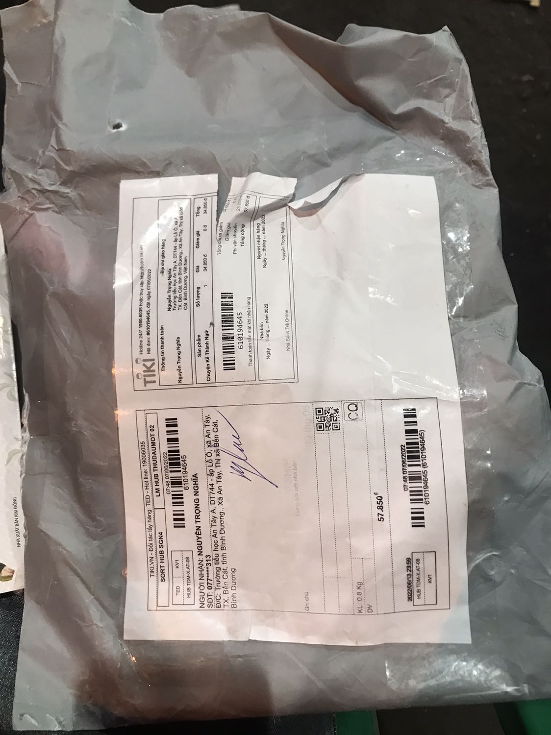 Cực kì hài lòng về sản phẩm, vì lí do: gói hàng cẩn thận, sách đẹp, nội dung hay, minh họa thiết thực.