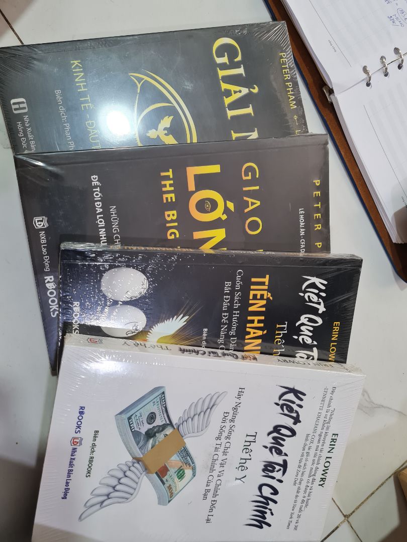 Sách mới đẹp, còn nguyên bao! Đặt hôm qua giao sáng sớm hôm sau, rất nhanh