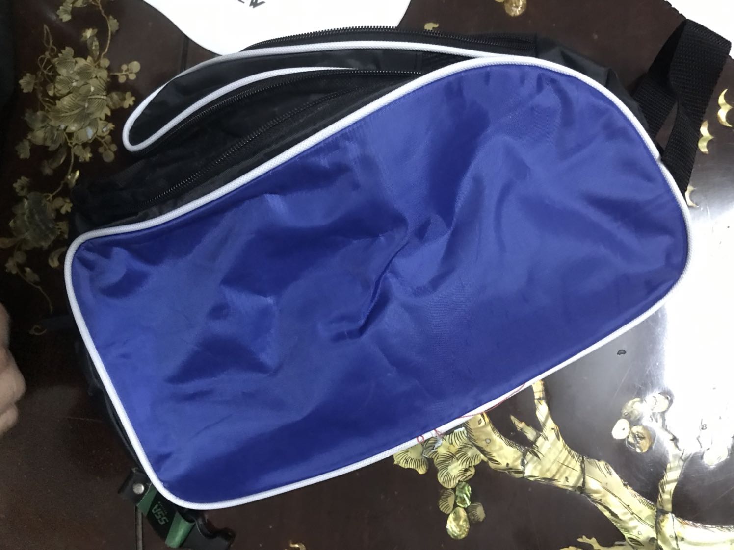 Túi nhìn hơi nhỏ. Chất lượng cũng khá ổn, so với giá sale.