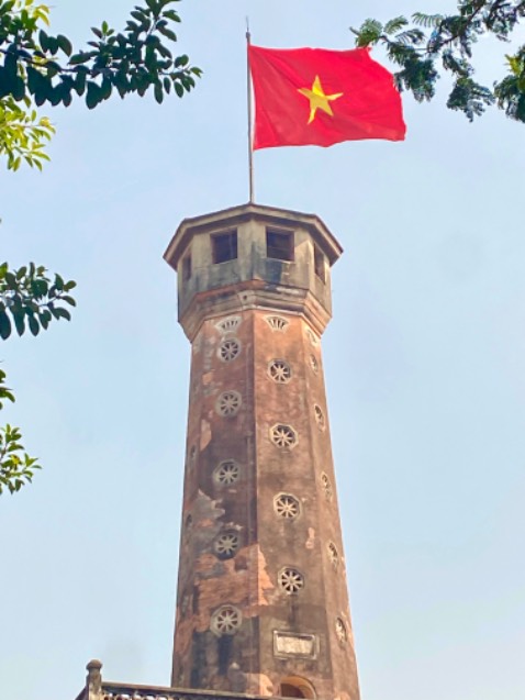 Nến rất thơm, hộp xinh và mình sẽ ủng hộ shop tiếp!