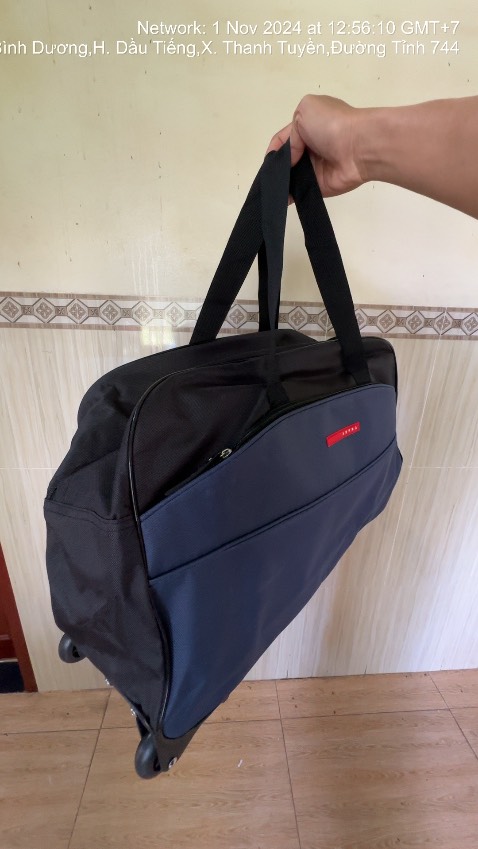 Shop đưa nhầm sản phẩm. Đổi lại giúp mình nhé Shop đưa nhầm sản phẩm. Đổi lại giúp mình nhé
