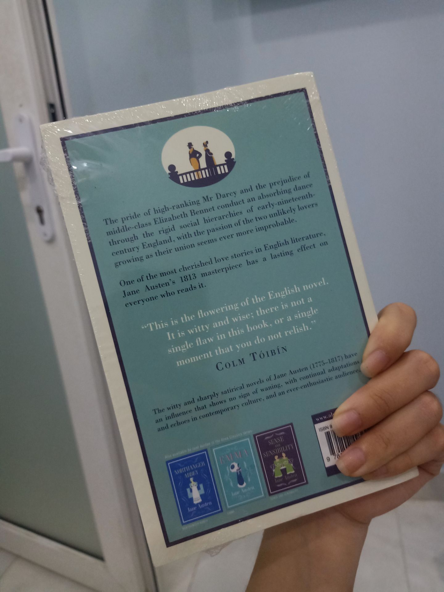 Sách giao nhanh hơn dự kiến rất nhiều và trong tình trạng tốt, nguyên seal, đóng gói kỹ đẹp, rất hài lòng.