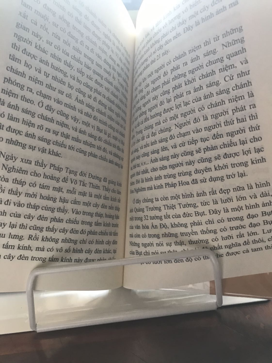 Kệ kẹp không được sách ? Hàng mới nhận mà thất vọng nhà sách quá! Mua 3 cái không cái nào kẹp được. Kệ kẹp không được sách ? Hàng mới nhận mà thất vọng nhà sách quá! Mua 3 cái không cái nào kẹp được.