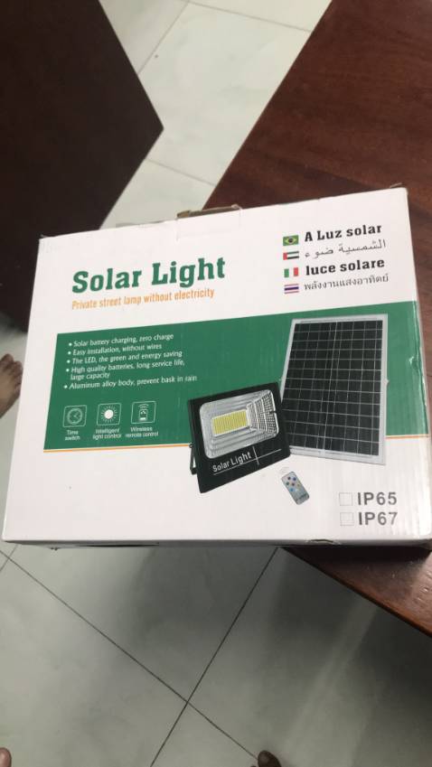 Mua 300w, giao 100w. 2 cái jack giống nhau sao mà cắm. Treo đầu dê bán thịt ***