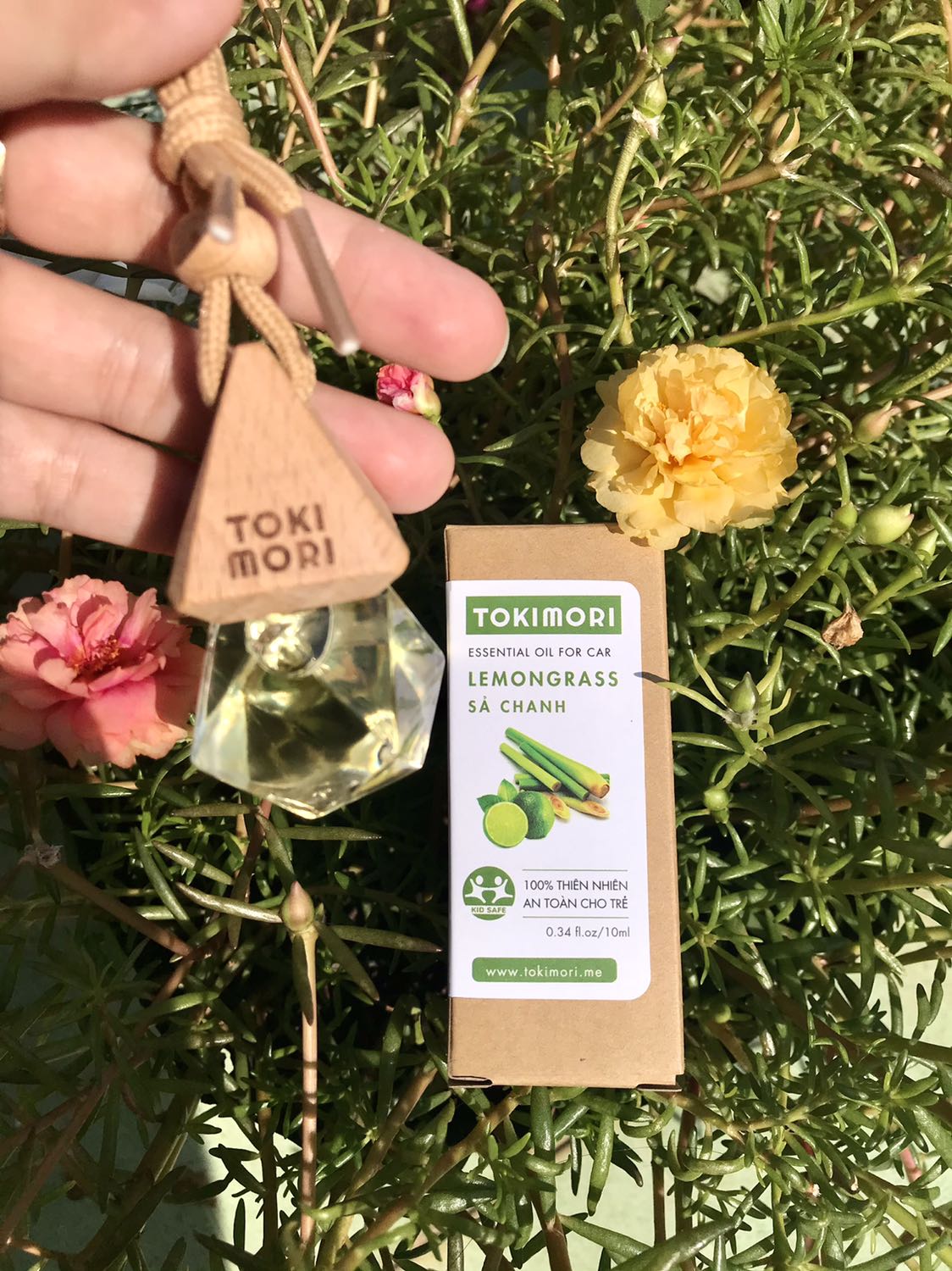Mùi sả chanh treo xe nhưng mình không có xe, mình treo phòng, treo nhà bếp. Hihi. Mùi  toả hương rất lâu, giá cả rất phù hợp.