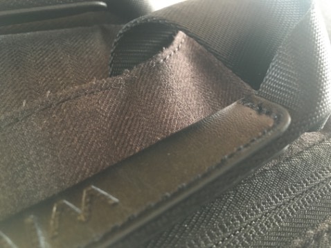 Dùng được cỡ 1 tháng là chi tiết vải bắt đầu bung