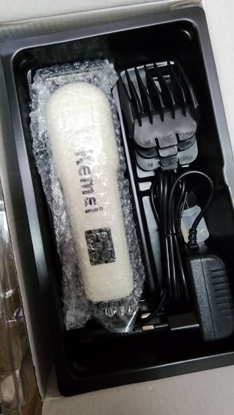 Quá ồn, kêu như lỏng ốc hay do phần gá không chắc chắn, chạy được một lúc thì phần lưỡi cắt nóng ran..