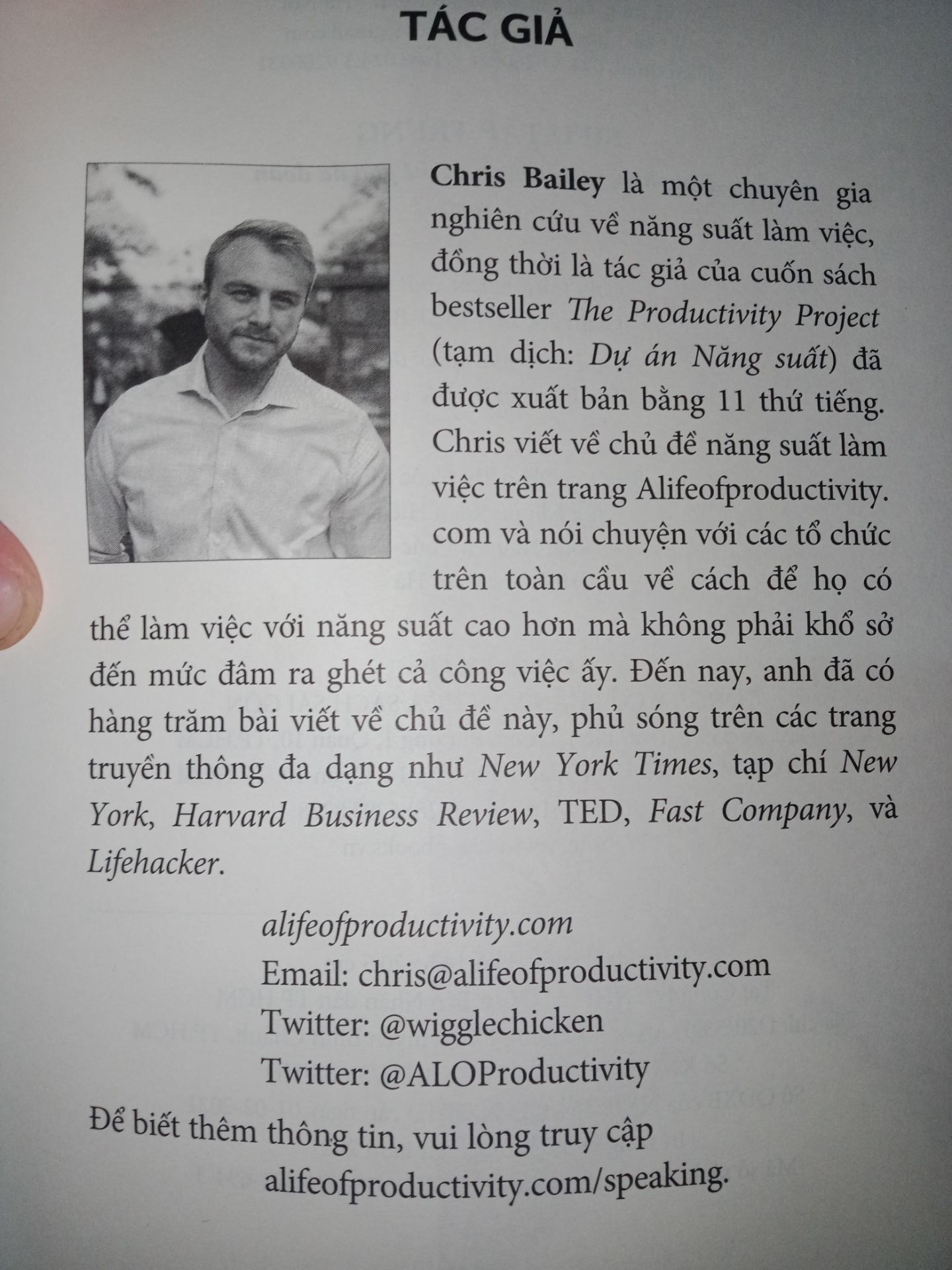 Giáo hàng nhanh, chất lượng tốt
Chris Bailey đưa ra những nghiên cứu về các phương pháp luyện tập siêu tập trung nên khi đọc có thể hơi khó hiểu. Nhưng tác giả cũng đưa   ra những kinh nghiệm bản thân đã áp dụng để siêu tập trung và làm việc hiệu quả làm tăng tín  thực tế và ứng dụng. Đây là cuốn sách khoa học, kỹ năng sống rất cần thiết cho tất cả mọi người trong thời đại ngày nay. Làm việc chăm chỉ chưa chắc bằng làm việc hiệu quả, thông minh và một trong những kĩ năng quan trọng để làm việc hiệu quả chính là sự tập trung