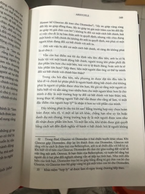 Đây là một quyển sách khá hay, đôi khi đọc và chiêm nghiệm cũng phải mất vài năm. Sách được nhà bán Bình Bán Bọc bọc rất kỹ lưỡng bằng xốp chống sốc, thêm miếng các tông bảo vệ 4 góc sách, rất hài lòng!