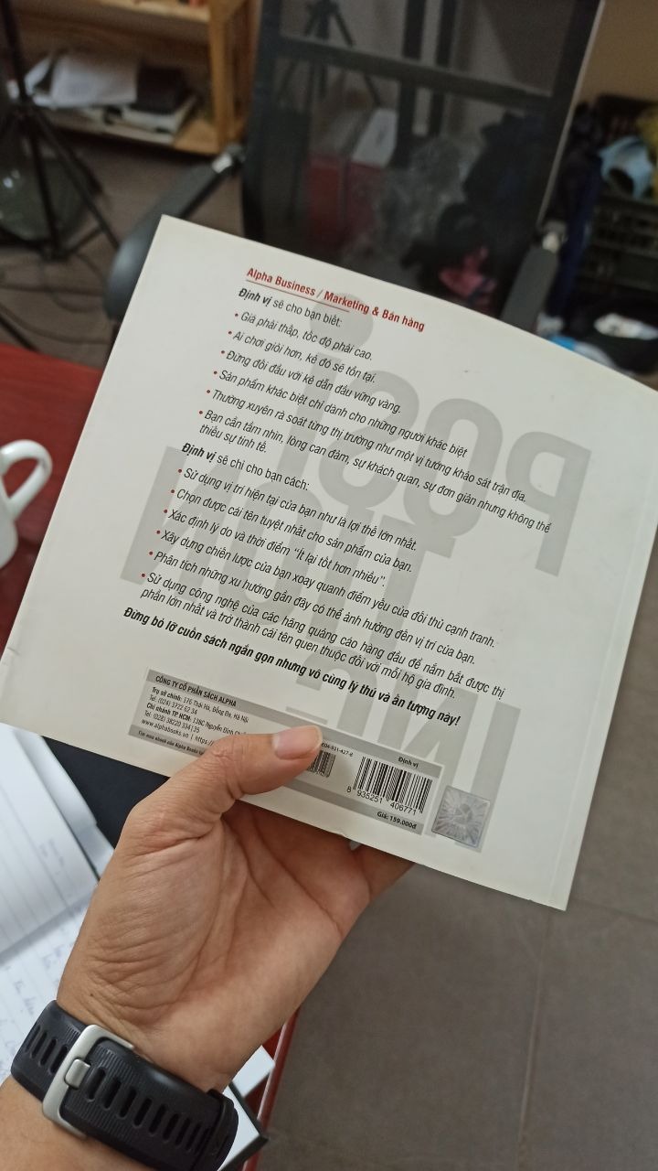 Mình đặt 3 cuốn cùng lúc thì 2 cuốn khác okie, còn cuốn này thì bìa sách bị dơ, xước, thậm chí còn có vết gấp....cảm giác như sách cũ.
Trong khi đây là cuốn mình rất qtrong và cần sử dụng lâu, cảm giác cầm quyển sách cũ đọc không hài lòng cho lắm! Mình đặt 3 cuốn cùng lúc thì 2 cuốn khác okie, còn cuốn này thì bìa sách bị dơ, xước, thậm chí còn có vết gấp....cảm giác như sách cũ.
Trong khi đây là cuốn mình rất qtrong và cần sử dụng lâu, cảm giác cầm quyển sách cũ đọc không hài lòng cho lắm!