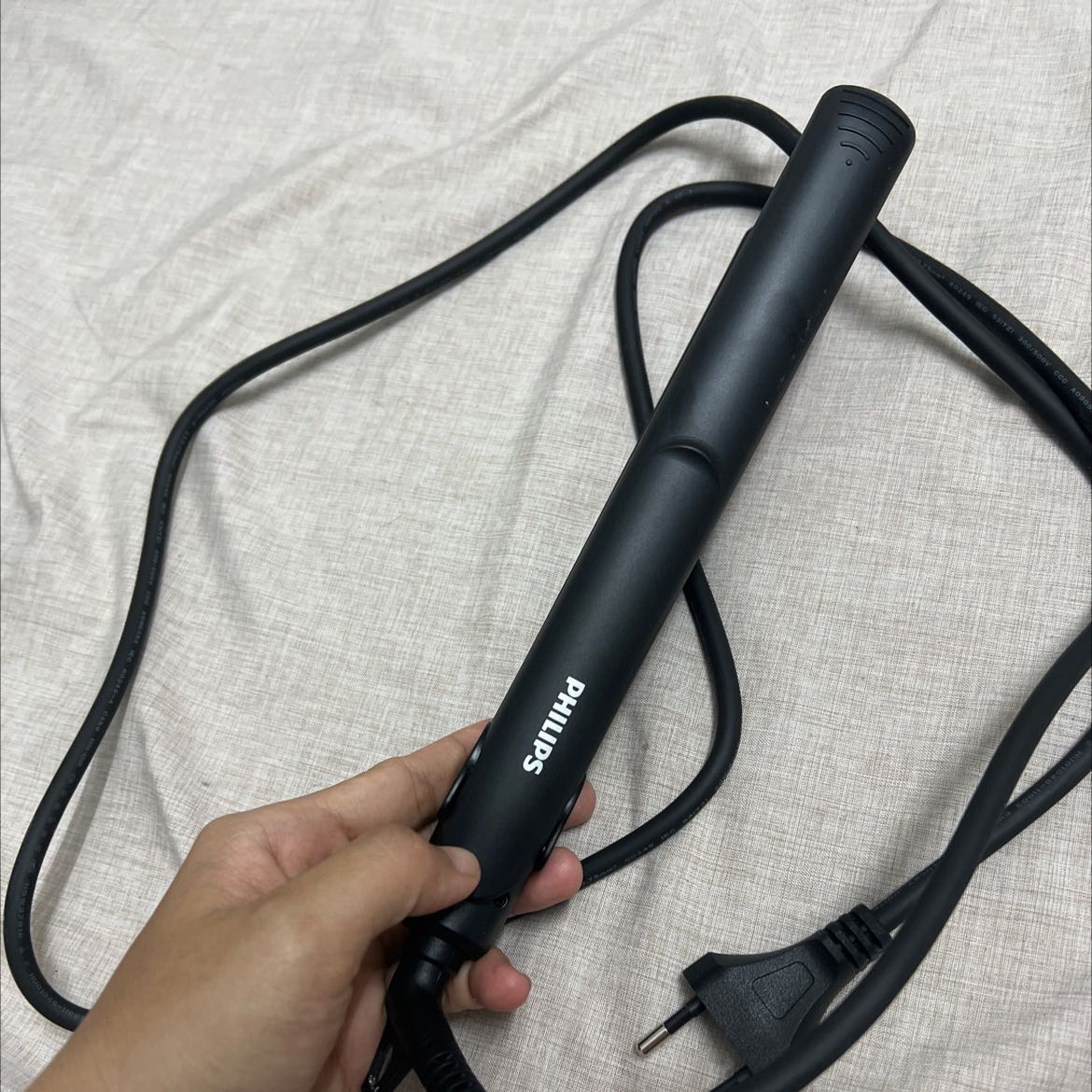 Mình tưởng có chỉnh nhiệt độ nhưng ko, chất lượng oki, tuy nhiên chi tiết nhựa thiết kế ko đẹp và hoàn thiện cho lắm Mình tưởng có chỉnh nhiệt độ nhưng ko, chất lượng oki, tuy nhiên chi tiết nhựa thiết kế ko đẹp và hoàn thiện cho lắm