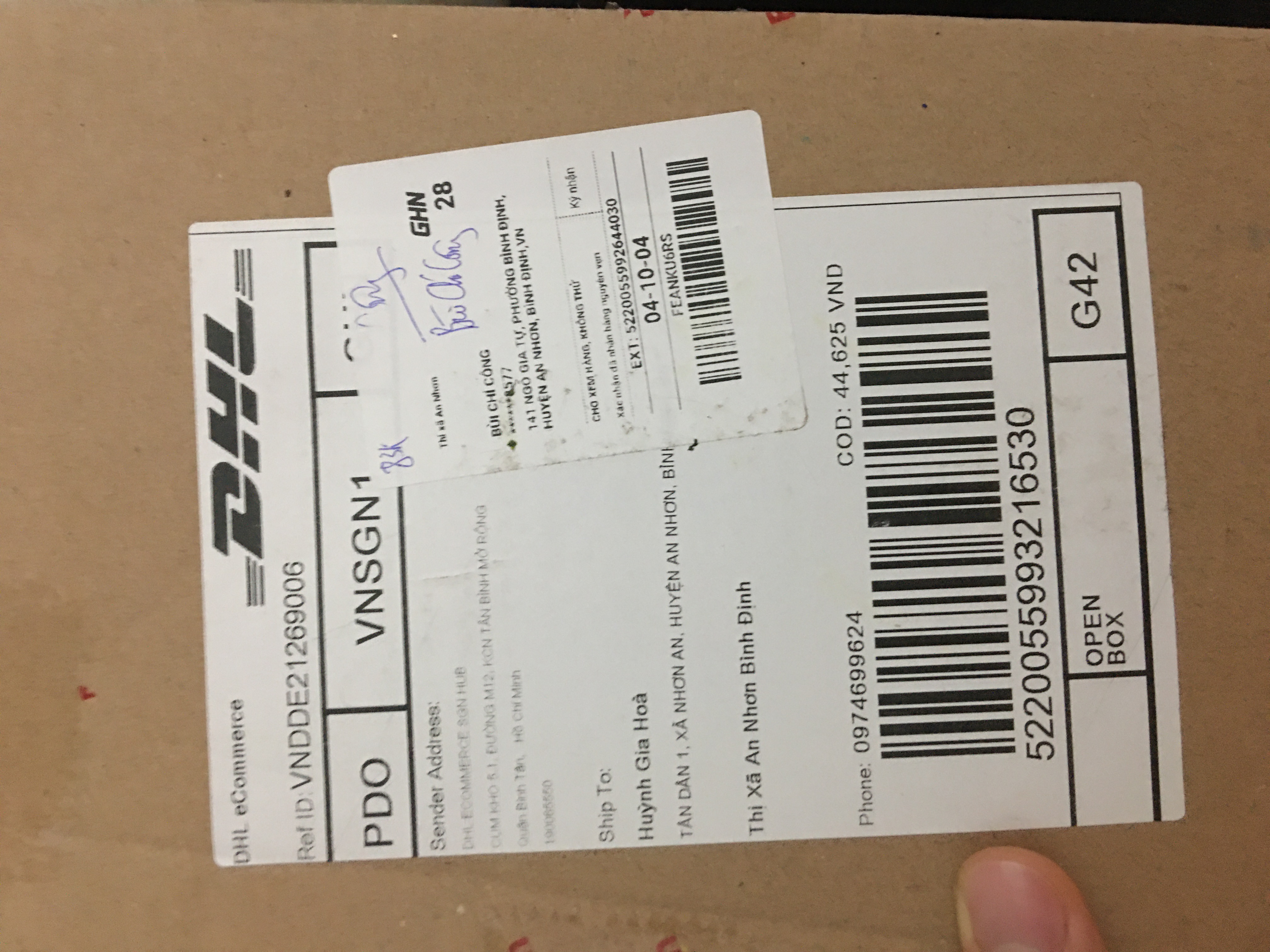 Mình đặt từ tiki đơn hàng này, mà lại giao cho mình sản phẩm khác, gọi đến cho đường dây tiki 18006963 thì không được, mình mua ở tiki nhiều sảm phẩm rồi nhưng lần này không được hài lòng lắm, thôi bỏ tiền luôn vậy, không muốn giải quyết mất thời gian