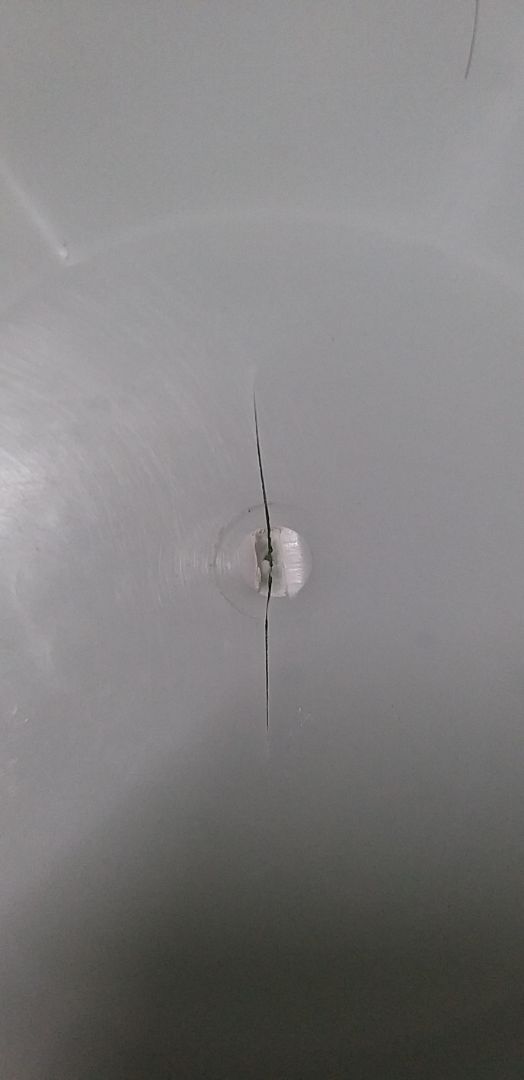 nắp bình bị nứt, sản phẩm quá bẩn