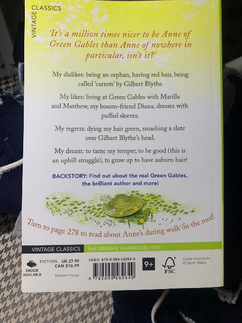 sách đẹp, nhẹ, chất giấy tạm ổn, giá dẻ