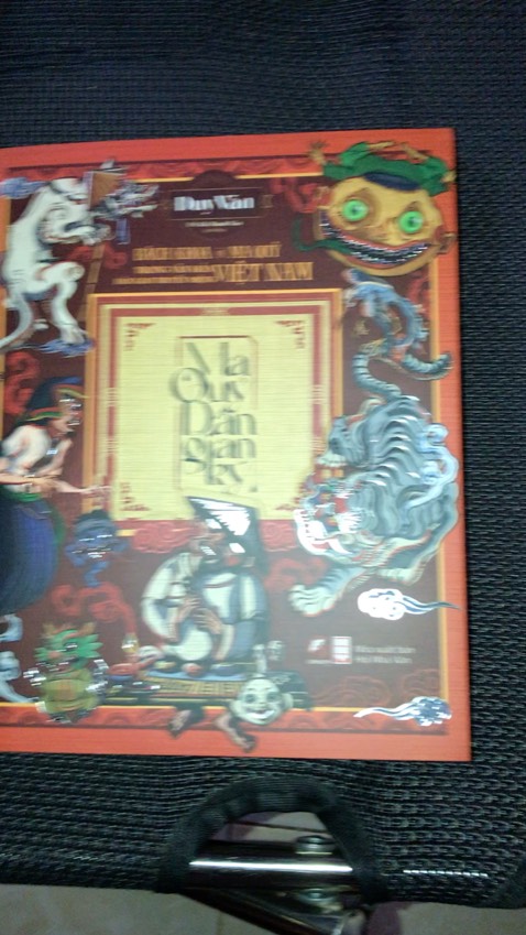 Sách rất đẹp. Bìa ở ngoài đẹp bên trong thì quá đẹp luôn. Nói chung là ok lắm . Tiếc là mới mua xong thì lại thấy sách dc giảm đến 36% nên hơi buồn tí. Nhưng nói chung vân cho 5 sao vì chất lượng sách.