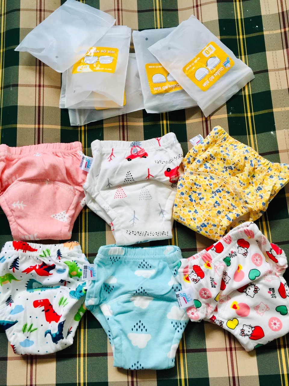 MUA COMBO 6, GIAO 6 MẪU DỄ THƯƠNG LẮM LUÔN , VẢI MỊN MÁT, QUẦN DÀY DẶN, HÀNG THƯƠNG HIỆU HẲN HOI .TÓM LẠI LÀ RẤT HÀI LÒNG.
 CÁM ƠN SHOP SẼ ỦNG HỘ TIẾP.