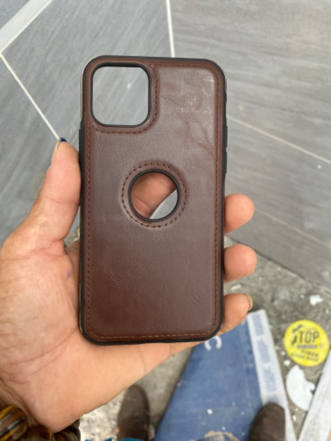 Gửi nhầm gửi lại k. Gửi ốp ip 11 mà gửi cái gì nhỏ xíu