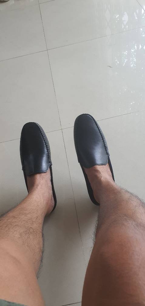 Kiểu dáng đẹp êm chân chi tiếc là gót không ôm chân như hình mẫu