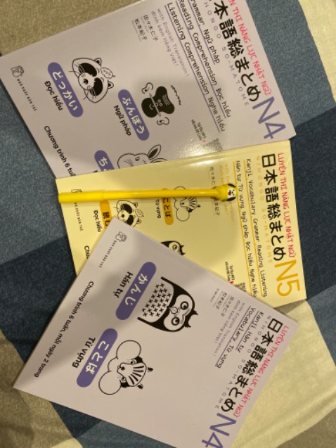 mua sách còn đc tặng bút xinh nè. bọc cẩn thận. nên mua nha