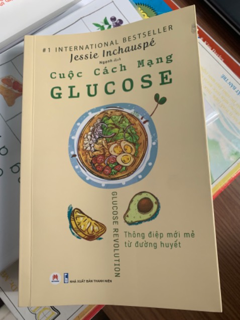 Sách về khoa học và dinh dương nhưng tuyệt nhiên không khô khan mà lại thú vị, nhiều minh hoạ dễ hiểu. Trên hết, tác giả lý giải các vấn đề về dinh dưỡng và đường huyết dễ hiểu. Các giải pháp đưa ra cũng rất thực tế. Chỉ có các món ăn trong thực đơn đề xuất thì không phù hợp với địa lý Việt Nam, cũng đúng thôi vì tác giả ở Anh mà.