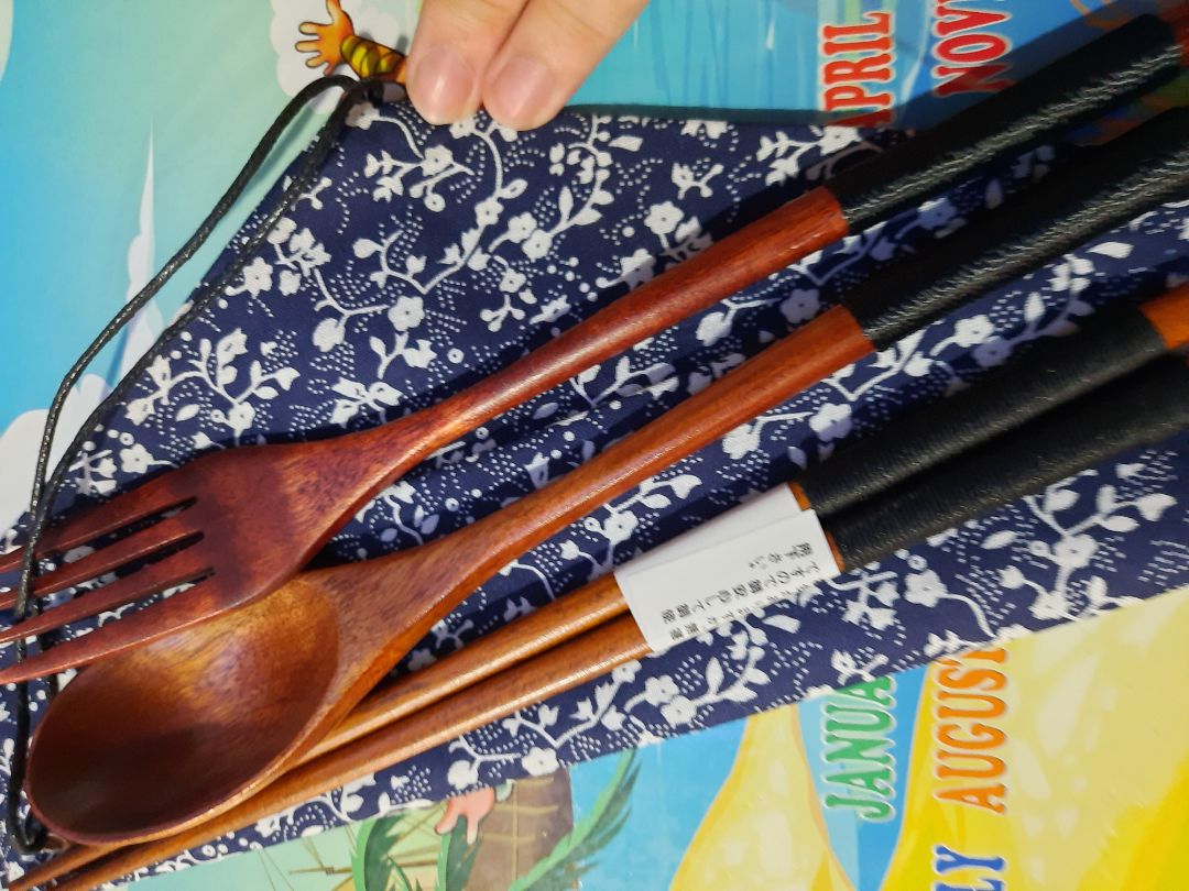 Sản phẩm giao nhanh, giống giới thiệu, nhẹ, đẹp, còn bền thì phải sài mới biết. Sản phẩm giao nhanh, giống giới thiệu, nhẹ, đẹp, còn bền thì phải sài mới biết.