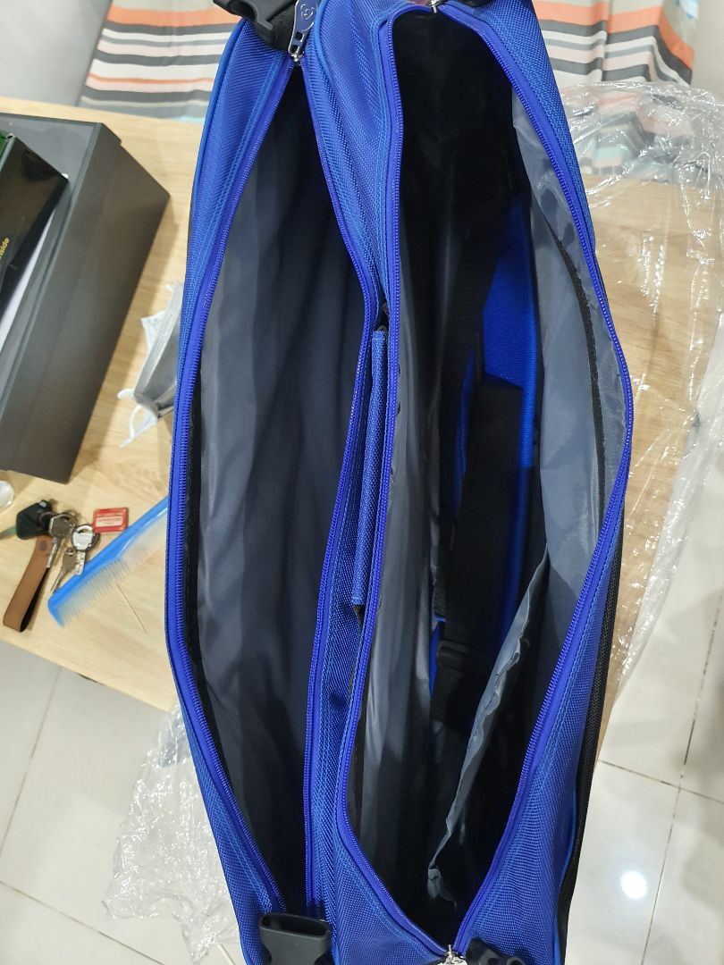 vải dày, khá chắc chắn. Giao hàng nhanh. Tuy nhiên khoang chứa giày bị may lỗi