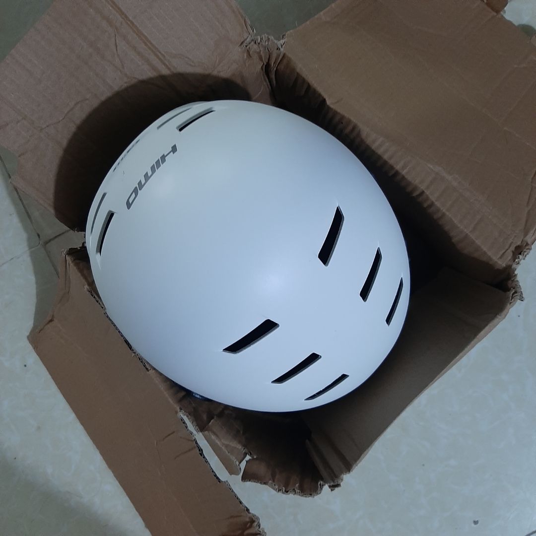 kiểu dáng hơi xấu nhưng rất thoáng khí
mình tìm kiếm mãi mới kiếm đc kiểu nón thoáng khí ko gây hôi đầu như này