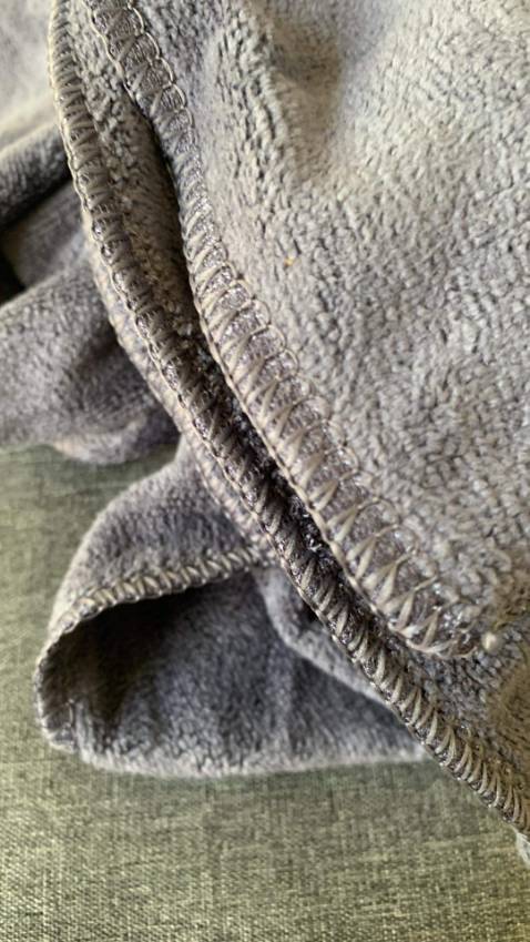 khăn như quảng cáo, khổ to, tôi lau không xước kính, không xước sơn thật,giá rẻ mà xịn.