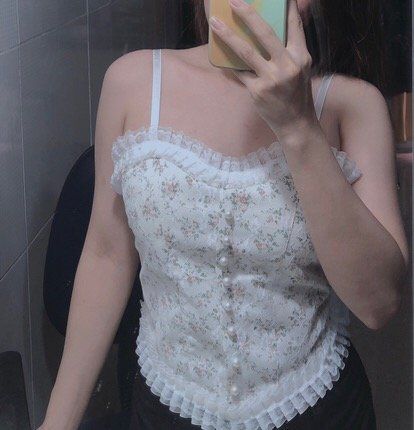 Áo xinh quá shop ơi.mua về khui hàng ưng lắm luôn.oki nha shop.cho shop 5 sao luôn nhá.