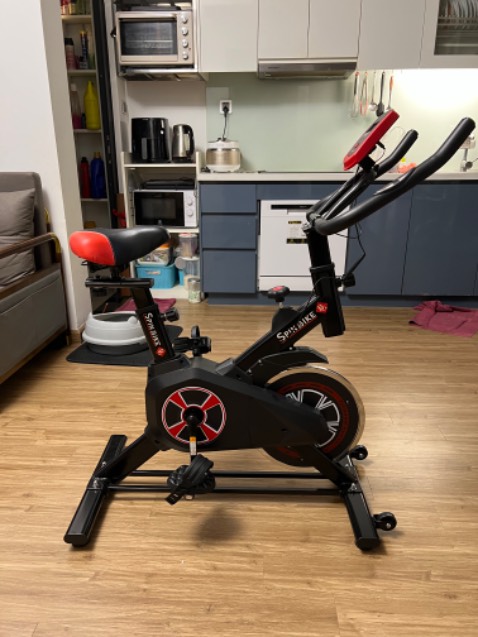 Xe có bộ phận điều chỉnh lực đạp, dễ lắp ráp. Luyện tập hàng ngày tốt cho sức khỏe, mọi người nên mua.