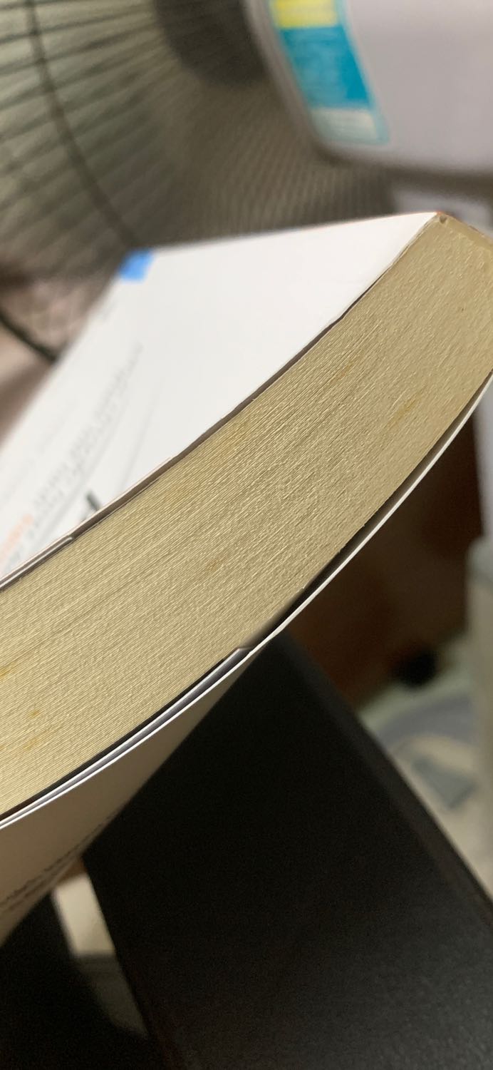 Chất lượng giấy quá kém,không khác gì sách lậu bán vỉa hè