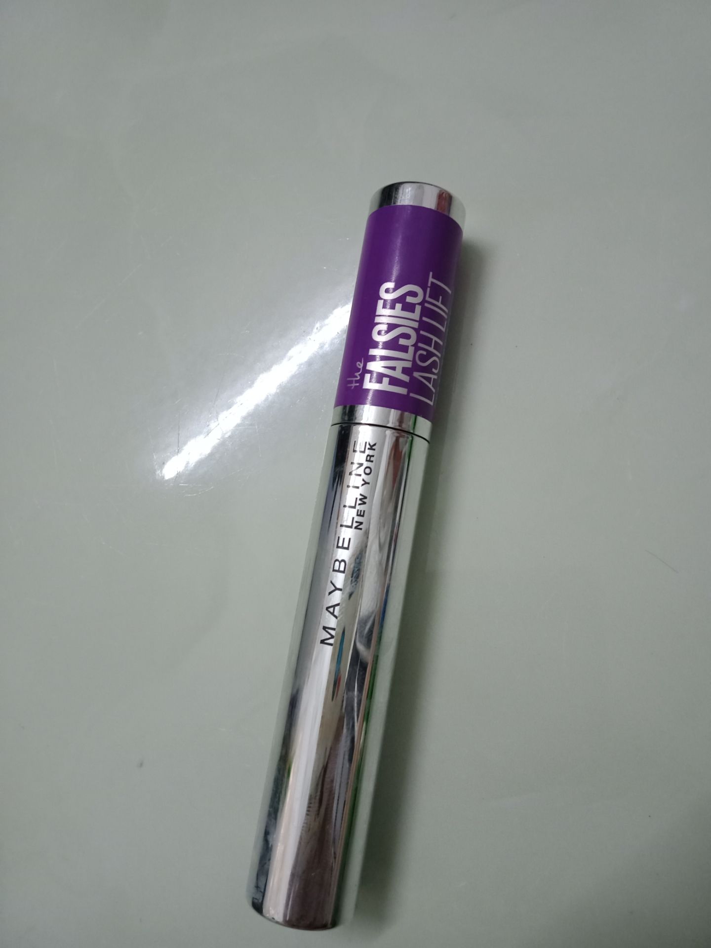 mascara này là mình ưng ý nhất trước giờ mình đã xài nhiều loại. Mình thích nhất loại này làm dài và dày mi, mọi ng cứ nghĩ mình đi cấy mi. Mình đã mua dùng được 3  đợt rồi và sẽ tiếp tục chọn loại này.