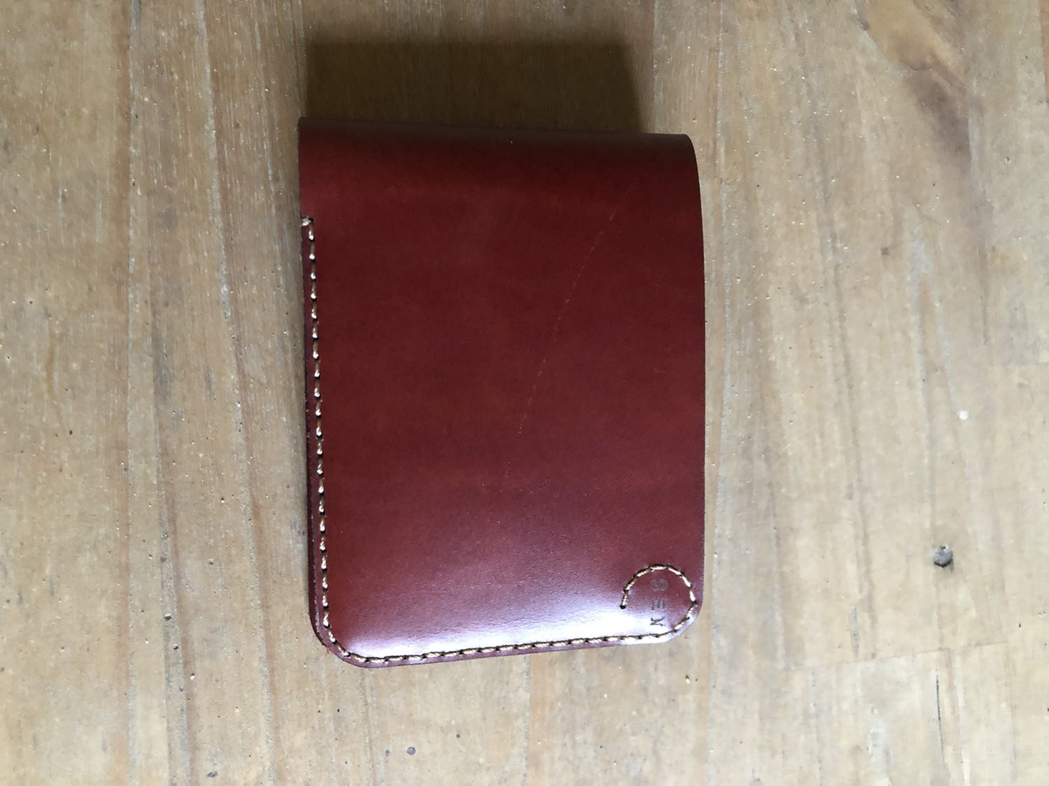 Sản phẩm này thiết kế rất thông minh nhỏ gọn mà không bị thiếu mất một chức năng nào mà một chiếc ví nên có. Đây đã mua sản phẩm thứ tư tôi đã mua rồi vẫn rất hài lòng với shop, tư vấn viên rất nhiệt tình