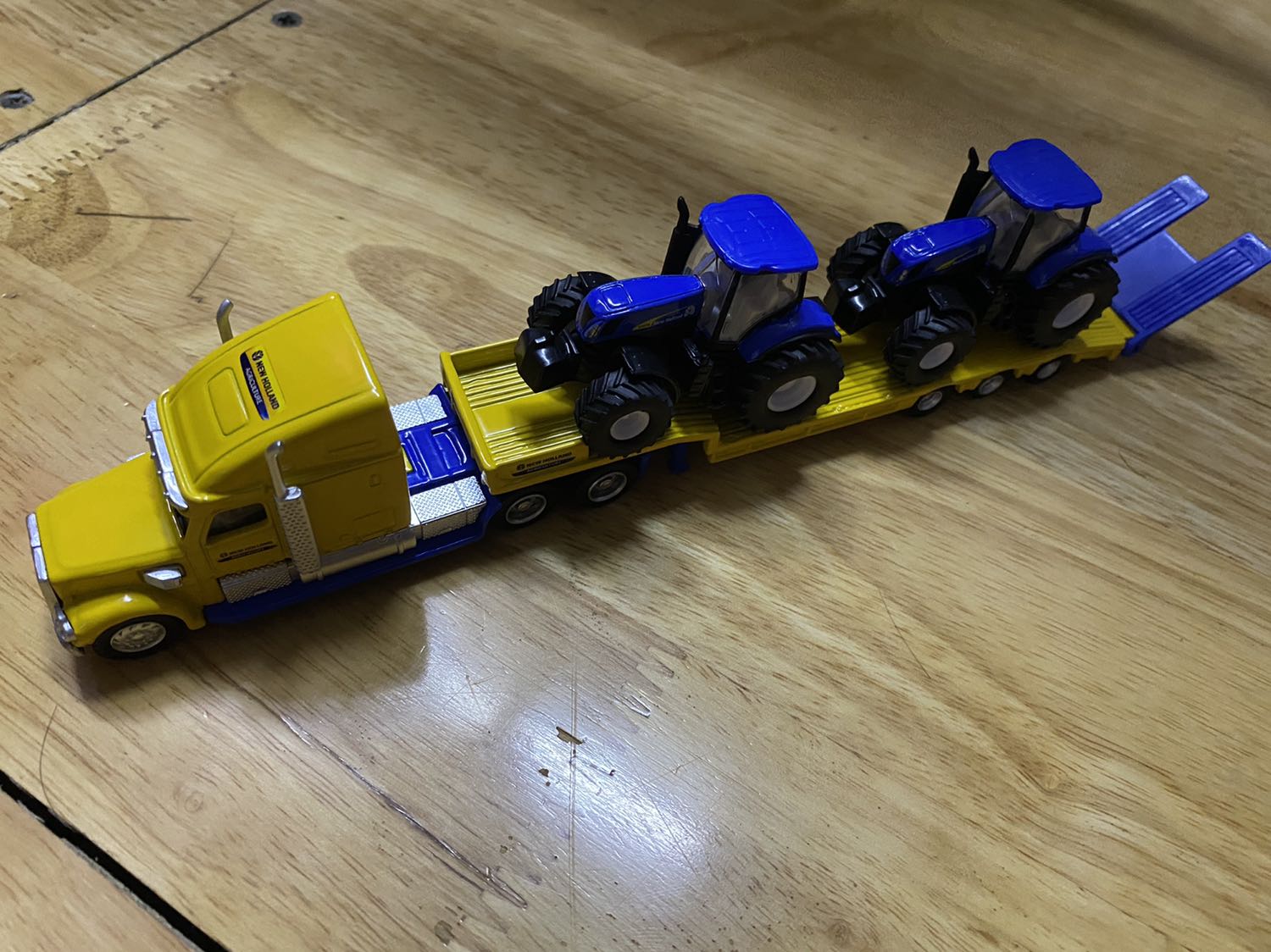 Hàng đúng chất lượng, đóng gói tốt 👍 5* xe đẹp nha mọi người, mong shop có thêm nhiều khuyến mãi