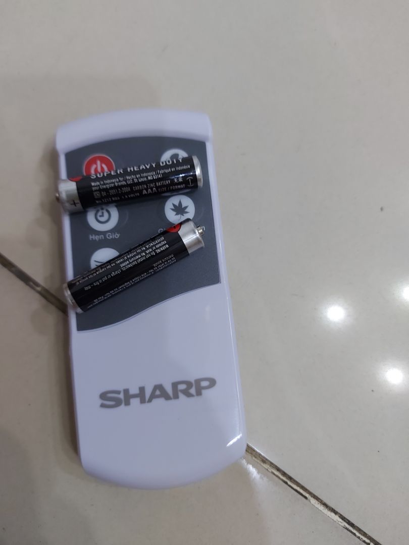 Giao nhanh, sớm hơn dự kiến, đóng gói cẩn thận, sản phẩm đủ đồ.
điều kiển có 2 cột pin đi kèm nha cả nhà Giao nhanh, sớm hơn dự kiến, đóng gói cẩn thận, sản phẩm đủ đồ.
điều kiển có 2 cột pin đi kèm nha cả nhà