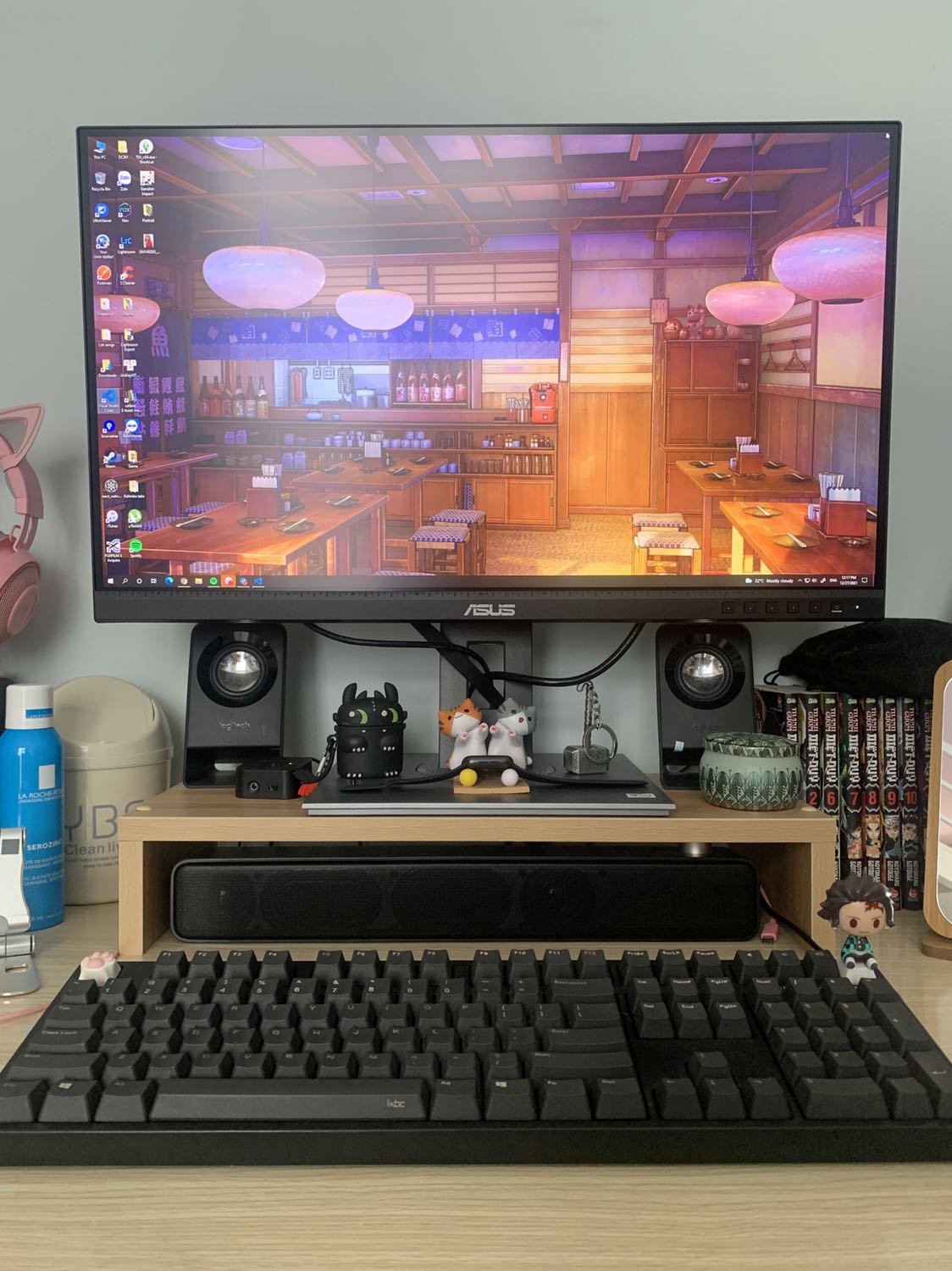 Tiki giao trong ngày siêu nhanh, mình nhận về màn hình ko hở sáng, ko điểm chết, tiki tự kích hoạt bảo hành. Màn hình màu rất chuẩn, ko mỏi mắt, phù hợp cho mình code và chỉnh ảnh.
Rất hài lòng, à mình săn sale nên mua được với giá 8tr thôi :D