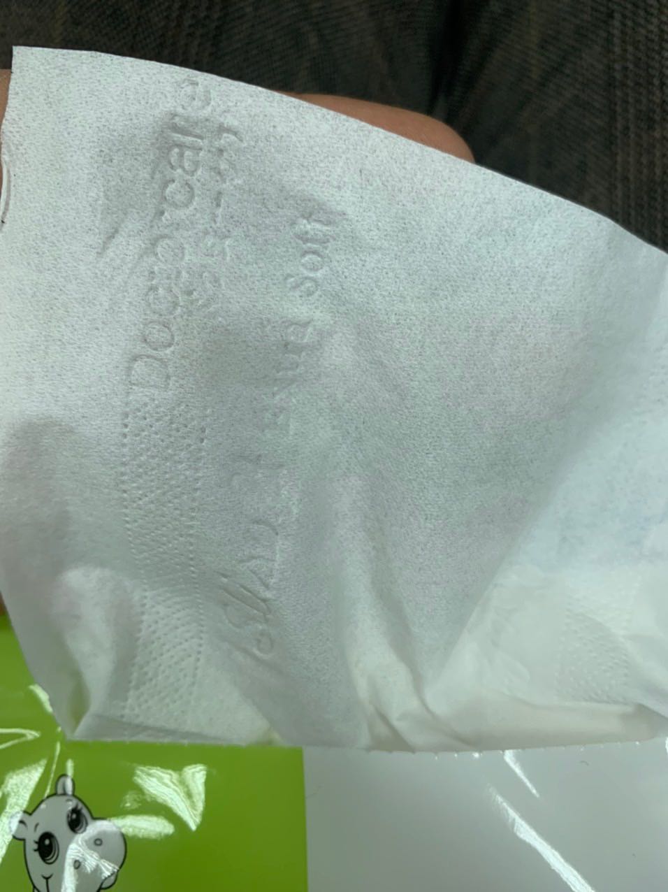 Giấy dai và dày lắm nha Dạng rút rất tiện lợi, nhìn cũng cute Nói chung là ưng, sau sẽ ủng hộ shop tiếp. Giấy dai và dày lắm nha Dạng rút rất tiện lợi, nhìn cũng cute Nói chung là ưng, sau sẽ ủng hộ shop tiếp.