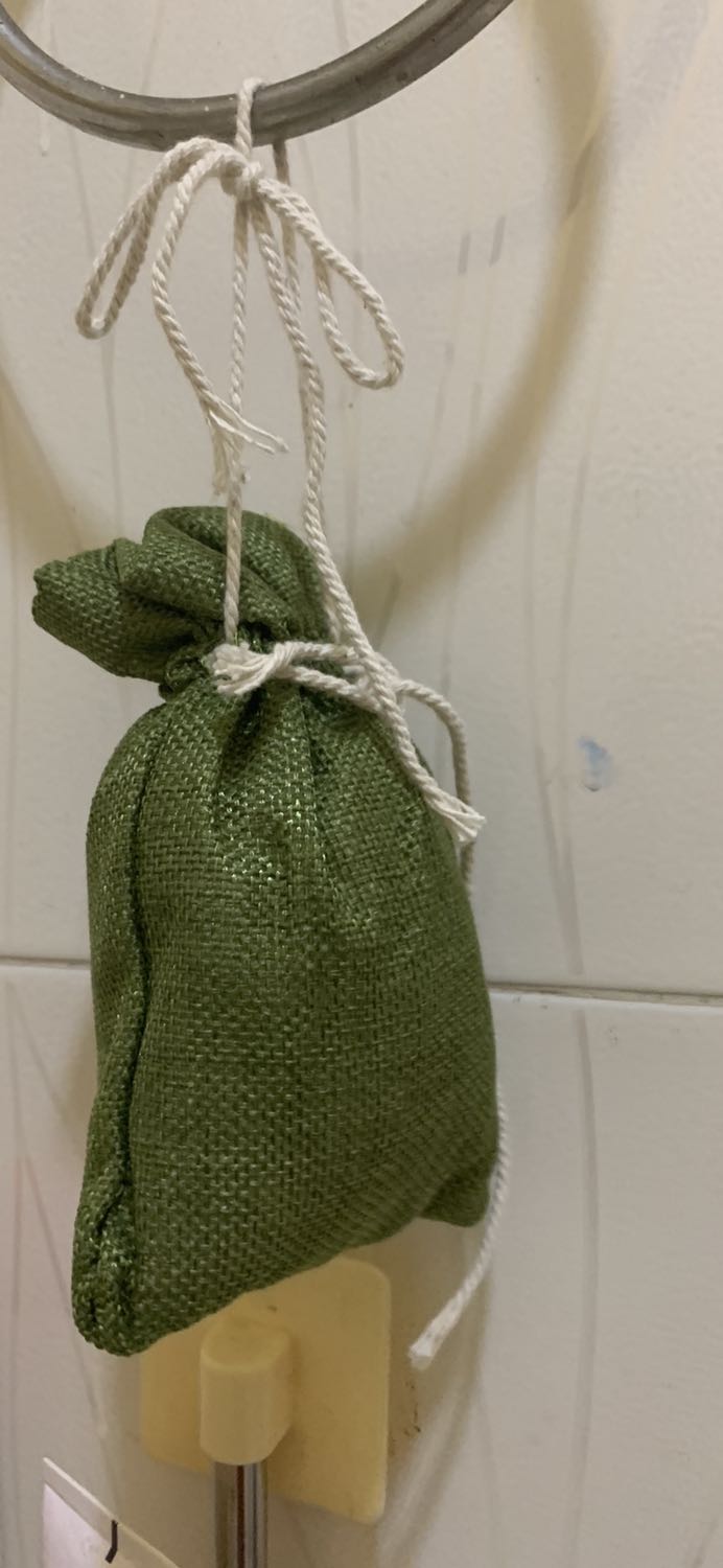 Mùi thơm chỉ được 1 ngày qua ngày không còn mùi nữa. Quá đắt so với giá tiền