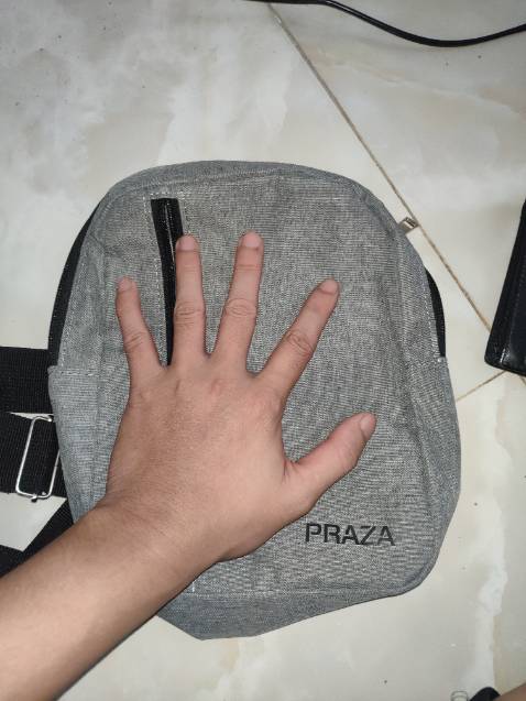 Túi nhỏ hơn tưởng tượng của mình nhưng mình lại thích nhỏ như vậy, phù hợp với nhu cầu của mình