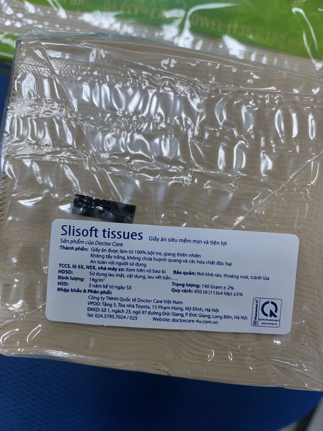 Giấy ăn siêu dai luôn, mình tưởng là 450 tờ nhưng mà 135 tờ x 4 lớp = 450. Chất lượng tốt vì là hàng nhập khẩu, lại k có chất tẩy trắng nên rất ưng. Sản phẩm như quảng cáo luôn . Sẽ ủng hộ shop dài dài