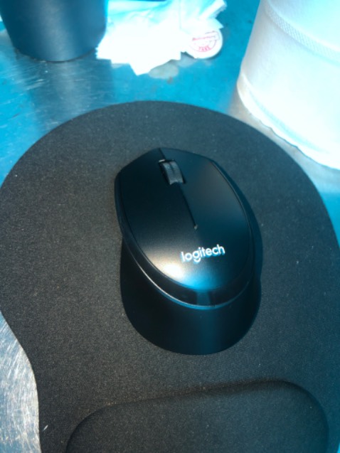 Chuột mượt nhạy bấm êm ko có tiếng như quảng cáo sản  phẩm giao nhanh đóng gói kĩ càng ko co gì để bàn cãi Chuột mượt nhạy bấm êm ko có tiếng như quảng cáo sản  phẩm giao nhanh đóng gói kĩ càng ko co gì để bàn cãi