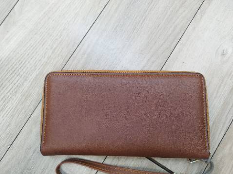 Quá ưng luôn ạ mẫu mã quá đẹp màu bò nhìn rất sang ...nhiều ngăn rất dễ sử dụng .... Thank shop nhìu ạ