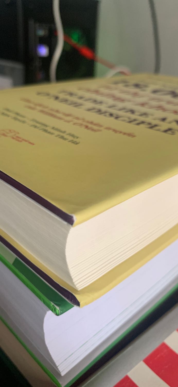 Đã nhận được sách đúng với hình, sách đẹp bị móp chút xíu không ảnh hưởng nhiều. Đóng gói hơi ẩu tí may trời mưa bị ướt góc nhỏ không ảnh hưởng lắm. Nội dung chưa đọc nên chưa đánh giá được, những vẫn cho shop 5 sao ạ