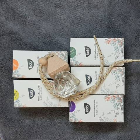 Tinh dầu chuẩn nha, thơm lắm. Mình bỏ tronng toilet khử mùi tốt dù nó là đồ treo trong xe ô tô